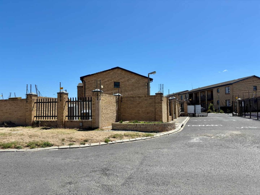 2 Bedroom Property for Sale in Fairview Golf Estate Western Cape